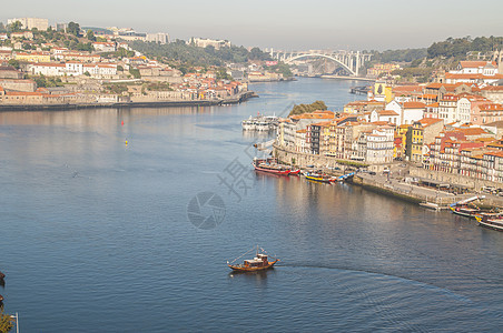 葡萄牙波尔图的杜罗河景象木桶天气港口血管景观酒精蓝色藤蔓文化城市图片