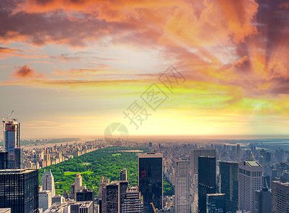纽约市天线和中央公园的全景空中观测图风景摩天大楼景观办公室都市建筑天际树木建筑学地标图片