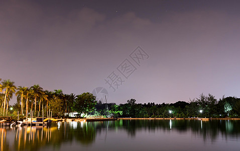 黄昏时湖和自然的横向视图 夜色星和水上光滑反射晴天太阳水平天空日落图片