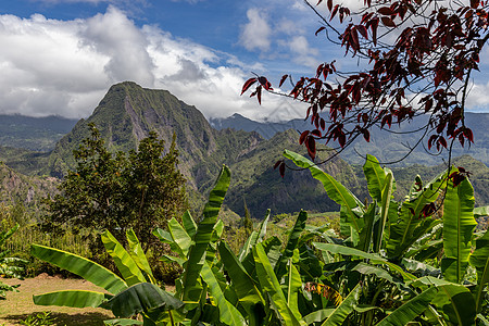 留尼汪岛景观的景象天空地质学岩石旅行全景荒野生长蓝色森林热带图片