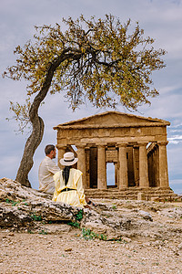 意大利西西西里阿格里根托神庙谷柱子旅游建筑学文化寺庙地标柱廊考古学石头废墟图片