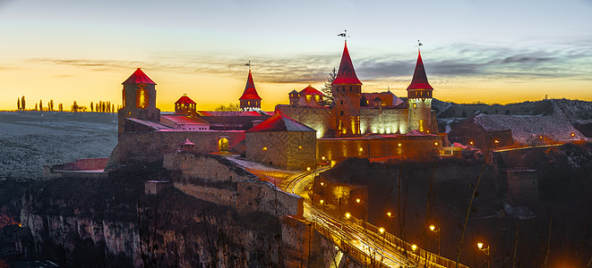 卡米亚涅斯 波迪尔斯基堡垒 冬天晚上爬坡旅游旅行城堡废墟建筑学建筑历史街道城市图片