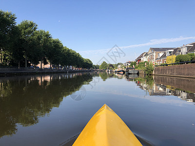 Sneek运河的独木舟图片