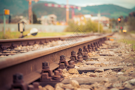 废弃的铁轨 铁轨和木板的特写物流铁路二氧化碳货物地平线旅行航程火车轨道环境图片
