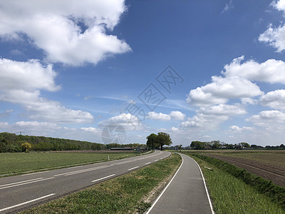 Lochem周围的自行车路和道路图片