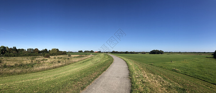 盖德兰奥尔堡附近的自行车道上的全景图片