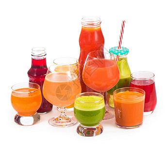 玻璃杯上有新鲜的有机蔬菜和水果汁 白色隔开水果玻璃食物排毒奶昔浆果眼镜柠檬黄瓜食谱图片