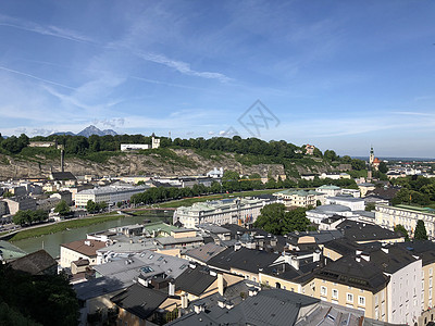 山丘的景象晴天游客天空地标旅游建筑城市历史建筑学图片