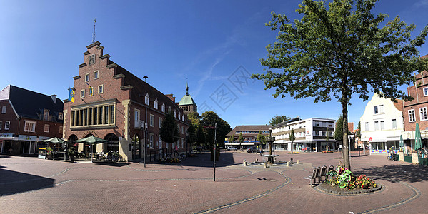 弗伦登老城广场的全景图片