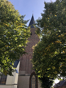 Millingen圣奎里纳斯教堂图片