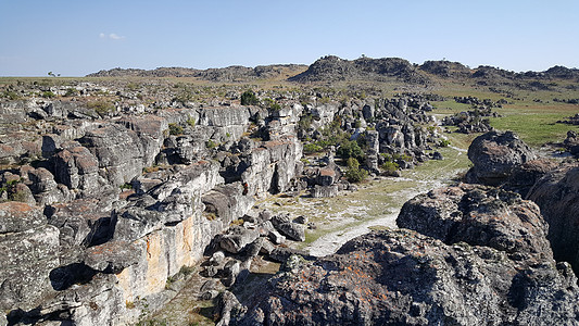 周围的落岩景观岩石悬崖图片