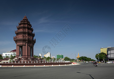 在中央市中心城市Cambodia的 独立纪念碑地标上建筑街道高棉语市中心晴天图片