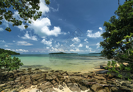 西哈努克维尔Cambodia附近的kohta kiev岛的海滩景色晴天热带海岸天堂场景图片