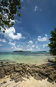 西哈努克维尔Cambodia附近的kohta kiev岛的海滩景色海岸晴天热带天堂场景图片