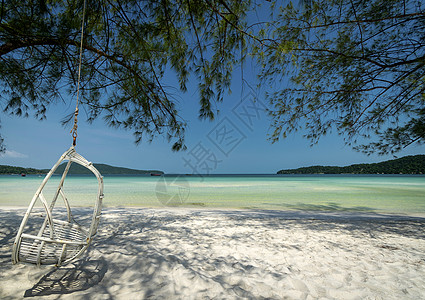 柬埔寨岛的saracen Bay海滩天堂风景热带家具情调异国椅子白色晴天游客图片