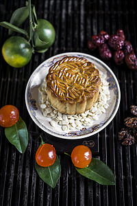 传统的中国月亮蛋糕 节日喜庆甜食桌子美食食物糕点甜点蛋糕月亮美味图片