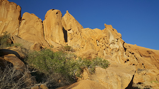 纳米布沙漠中的Spitzkoppe岛山团体花岗岩天空顶峰沙漠图片