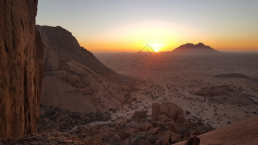 Namib沙漠的Spitzkoppe日落图片