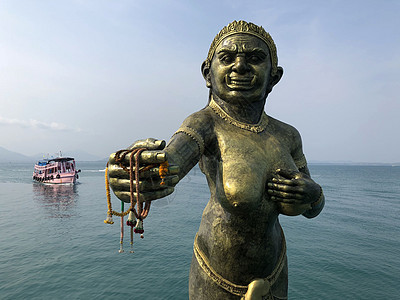 Koh Samet岛女性巨人海洋雕像社论渡船背景图片