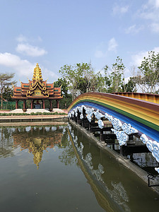 古代暹罗的彩虹桥背景图片