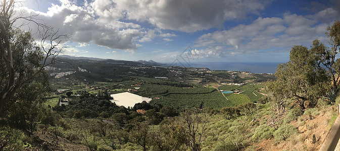 Arucas山的全景图片
