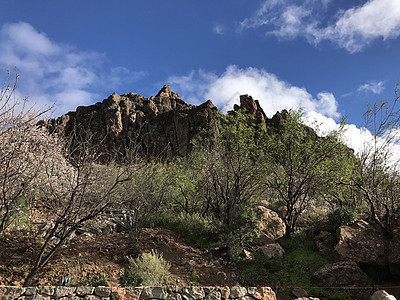 山区山脉顶峰驾驶岩石绿色图片