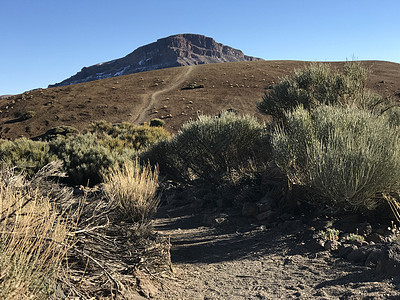 徒步路线蓝天火山岩石太阳顶峰月亮小路图片