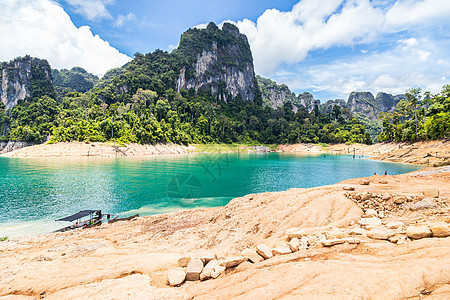 泰国肖索克国家公园大坝美丽的山脉岩石风景吸引力热带闲暇公园旅行国家森林图片