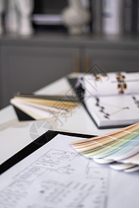 内部设计师的工作表 房子的建筑图纸 彩色调色板装修工具草图家具商业装潢铅笔桌子样本织物图片