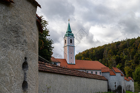 德国巴伐利亚Kelheim附近的Weltenburg修道院雕像建筑教堂地标黄色绿色旅游教会建筑学旅行图片