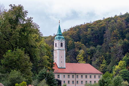 德国巴伐利亚Kelheim附近的Weltenburg修道院雕像教会目的地建筑学黄色旅行绿色教堂地标建筑图片