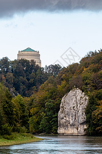 德国巴伐利亚Kelheim附近多瑙河谷的突破编队印象旅行石灰岩目的地河床下巴悬崖旅游行政区图片