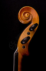 Violin 黑色隔离的闭合音乐乐器小提琴家木头细绳黑暗古典音乐古董中提琴乐队仪器交响乐图片