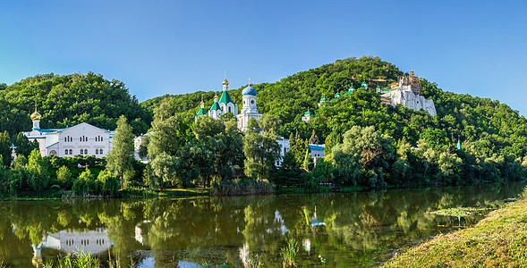 乌克兰斯维亚托戈尔斯克的圣山拉夫拉神社地区洞穴文化航程旅游公园旅行假期教会图片