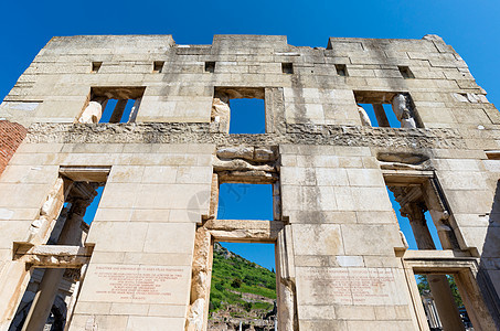 Ephesus在土耳其的古代废墟中 Ephesus 拥有土耳其东部最大的古罗马废墟假期考古学图书馆历史观光大理石故事游客脚凳地标图片