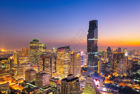 泰国曼谷商业区曼谷现代办公大楼的城市景观 曼谷是泰国的首都 曼谷也是泰国人口最多的城市观光高楼市中心财产摩天大楼旅行住宅日落风景图片
