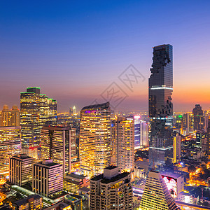 泰国曼谷商业区曼谷现代办公大楼的城市景观 曼谷是泰国的首都 曼谷也是泰国人口最多的城市摩天大楼旅行天际市中心日落地标高楼住宅观光图片