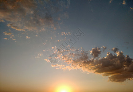 晨光一号云背景图片