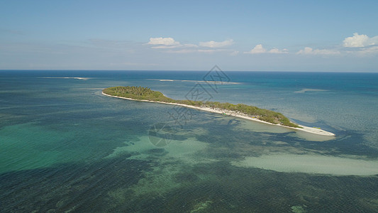 热带岛Tanduyong和海滩高清图片