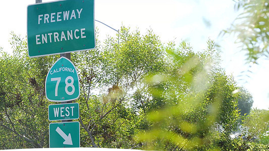 美国加利福尼亚州圣地亚哥县立交桥 crossraod 的高速公路入口标志 国道 78 号公路路标板 公路旅行 运输和交通安全规则图片