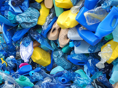 供回收利用的塑料瓶废物封闭视图瓶子丢弃工业塑料生态垃圾环境回收图片