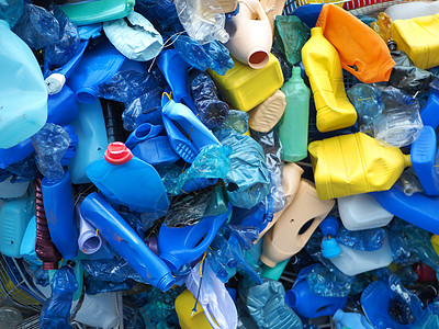 供回收利用的塑料瓶废物封闭视图垃圾生态塑料瓶子丢弃回收工业环境图片