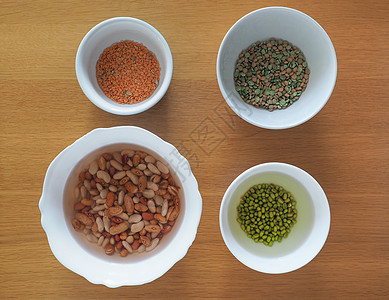 混合豆 扁豆和豌豆营养蔬菜美食桌子绿色青豆杂豆红色食物豆类图片