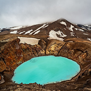 冰岛Askja山地热湖多云地质学蓝色场地旅行火山荒野高地旅游陨石图片