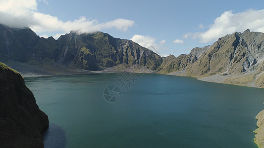 菲律宾皮纳图博湖 吕宋鸟瞰图陨石天空风景顶峰悬崖礼士爬坡地区森林图片