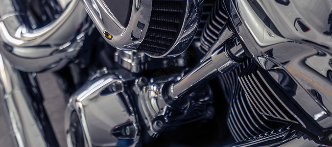选择性地关注摩托车发动机 发光的镀铬物摩托车引擎细节 老式摩托车 特写摩托车空气过滤器 摩托车行业图片