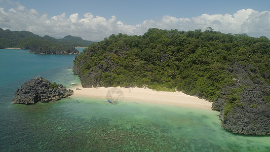 卡拉莫群岛的海景 菲律宾南卡马里纳旅行岩石海岸海滩假期海洋风景热带森林图片