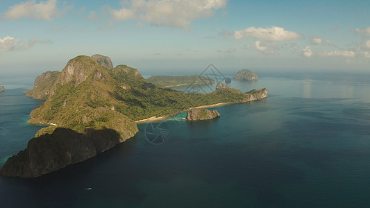 菲律宾帕拉万El Nido岛热带岛屿的海景鸟瞰图晴天场景蓝色海岸风景森林景观支撑旅游图片