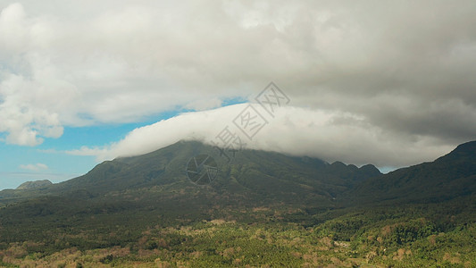 覆盖着雨林的山地 菲律宾 卡米甘天空公园丛林天线爬坡道顶峰热带场景环境叶子图片