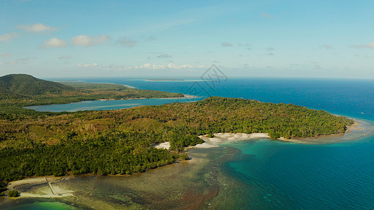 热带岛屿上海岸线 巴拉万巴拉巴克岛天空海洋丛林爬坡木头海岸支撑鸟瞰图旅游岩石图片